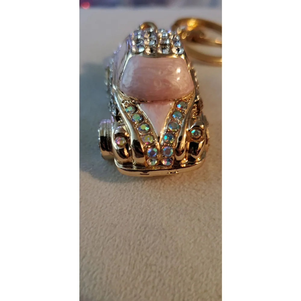Vintage Pink Sparkling classic Car Keychain with Movable wheels